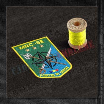 Emblema Comandamentul Corpului Multinational de Sud-Est (HQ MNC-SE)