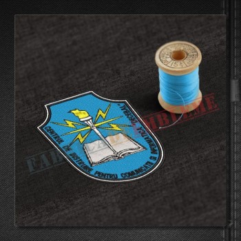 Emblema Centrul de Instruire pentru Comunicatii si Informatica DECEBAL