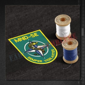 Emblema Comandamentului Multinational de Divizie Sud-Est (HQ MND-SE)