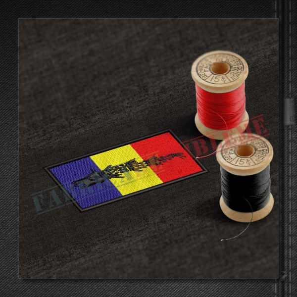 Emblema Tricolor cu lup dacic